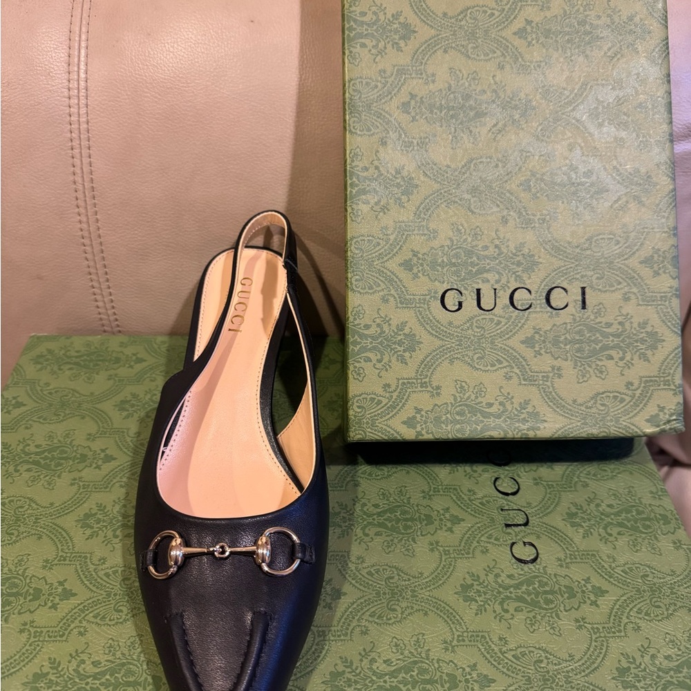 Gently Used: 
Women's Designer Black Leather Slingback Shoes